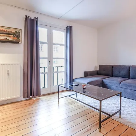 Cozy 2-bedroom Apartmán *